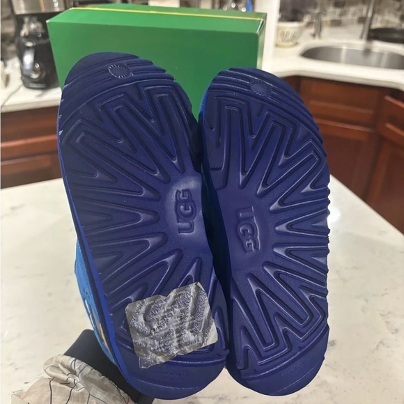 UGG X SESAME STREET Elmo Cookie Monster Blue Little Kids Boots 1-3Y - Picture 5 of 8